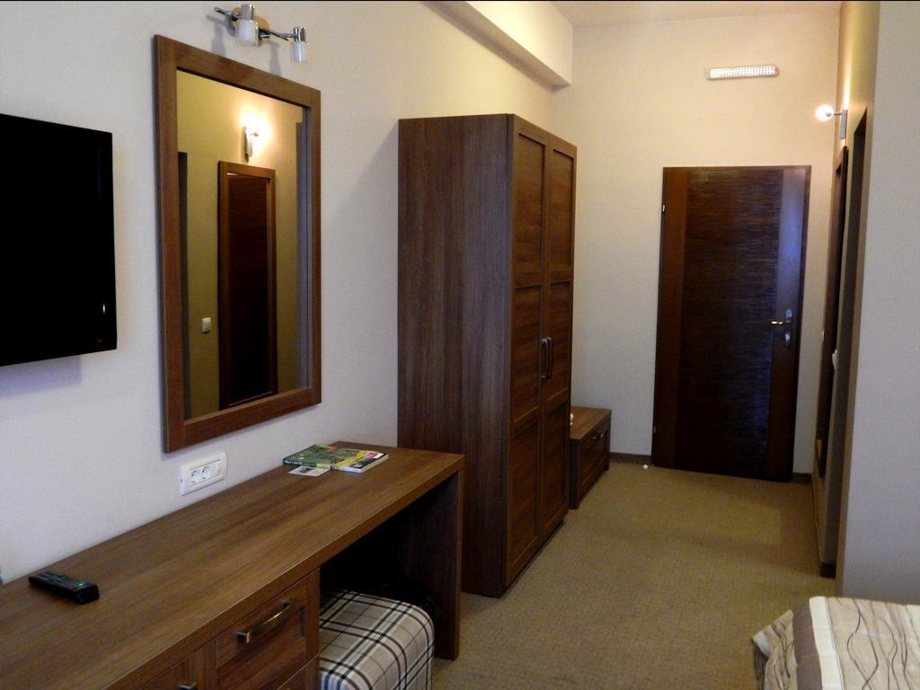 Hotel Emka تيتوفو الغرفة الصورة