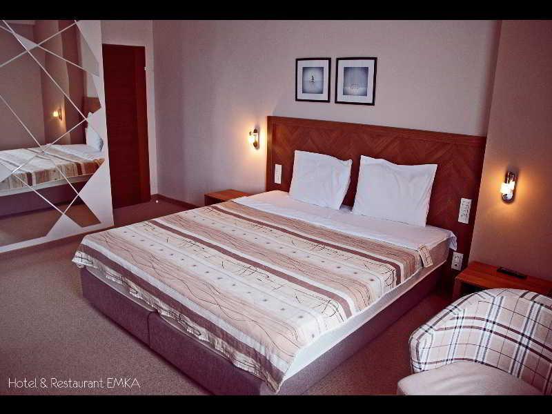 Hotel Emka تيتوفو المظهر الخارجي الصورة